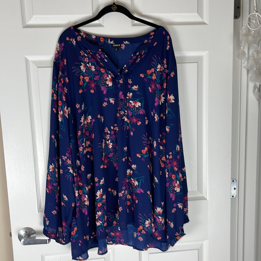 Torrid Size 6 Floral Georgette Top